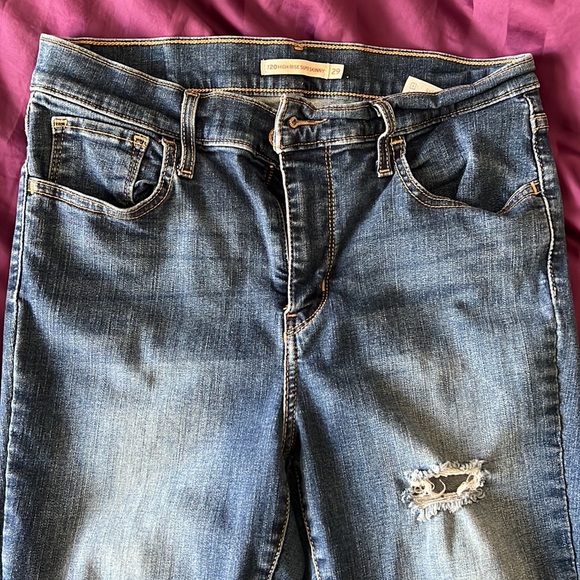 Levi’s - Picture 2 of 5